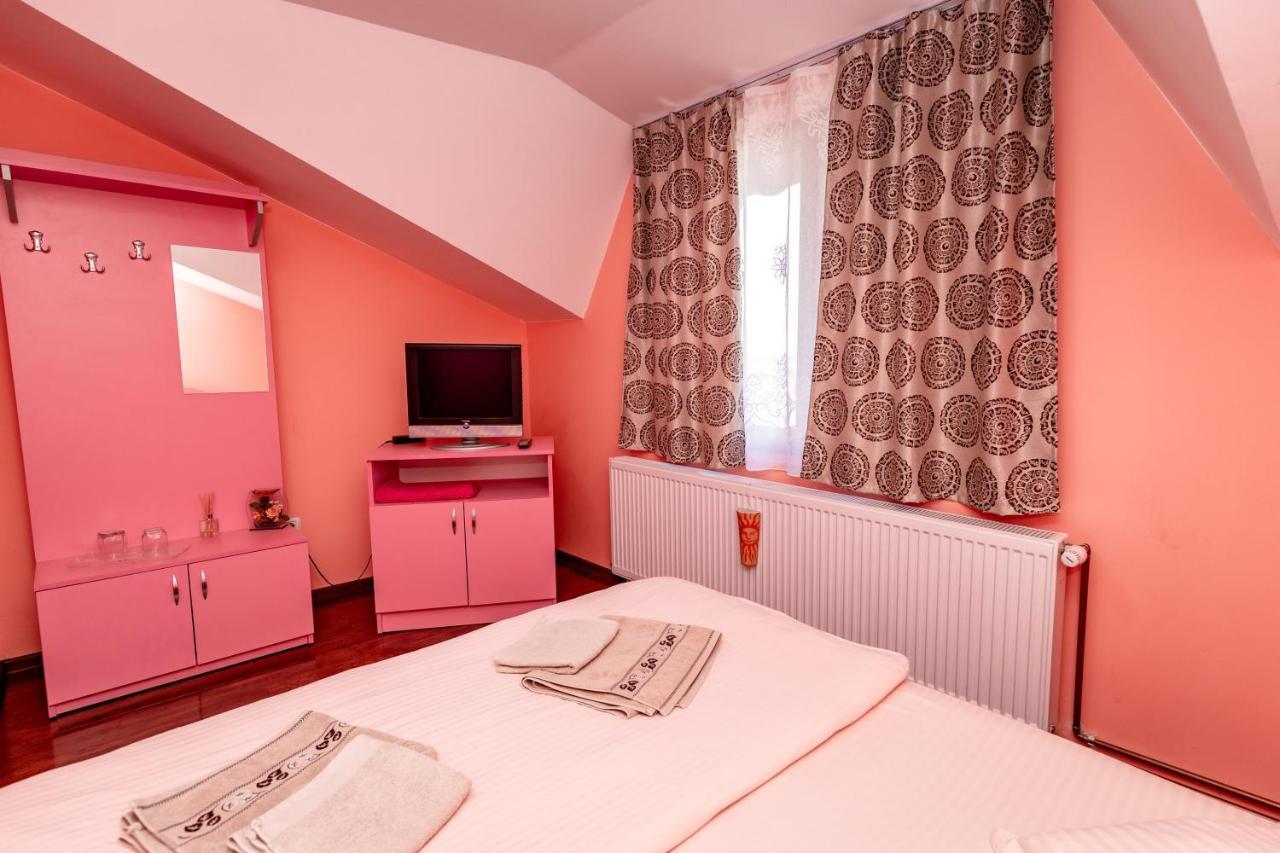 Complex Stefanesti Hotel Bozovici Eksteriør billede