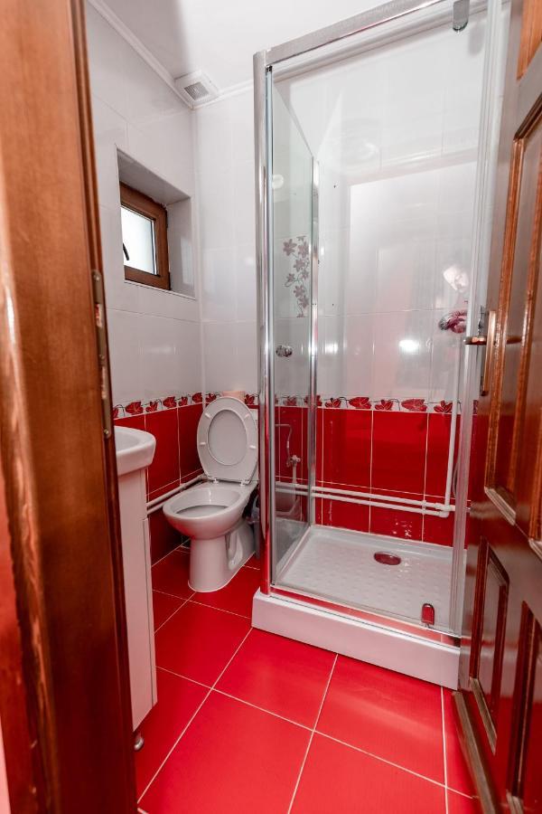 Complex Stefanesti Hotel Bozovici Eksteriør billede